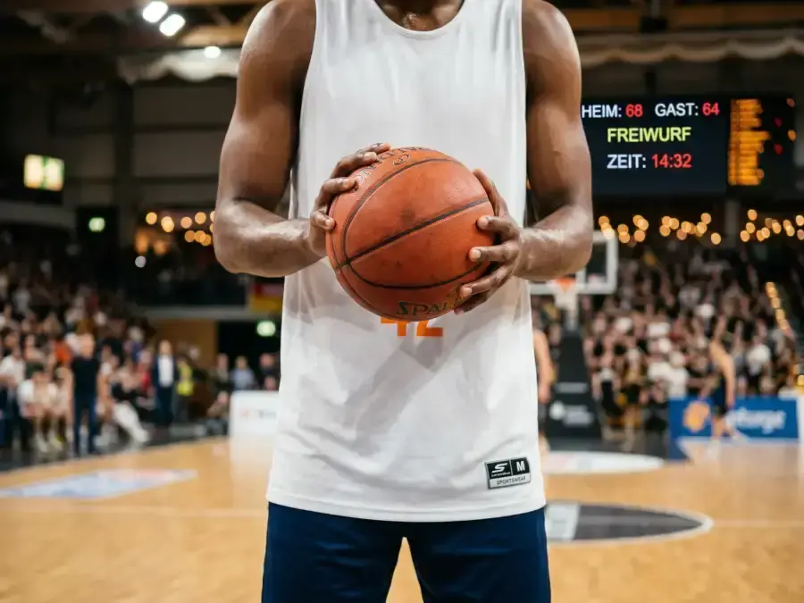 NBA Arena mit Heimvorteil-Statistiken und Quotenanalyse